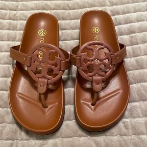 Tory Burch Dupes!  So cute, look authentic! Size 9